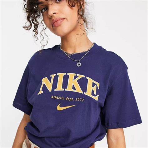 Vintage Nike T